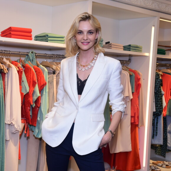 Carol Trentini prestigia lançamento de nova coleção da Le Lis Blanc na Oscar Freire, em São Paulo, nesta quinta-feira, 26 de setembro de 2019