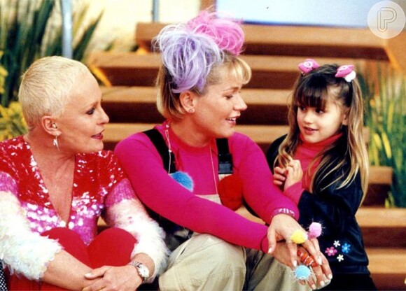 Ana Maria Braga quando enfrentou câncer, em 2001, recebeu no 'Mais Você' Xuxa e a filha Sasha