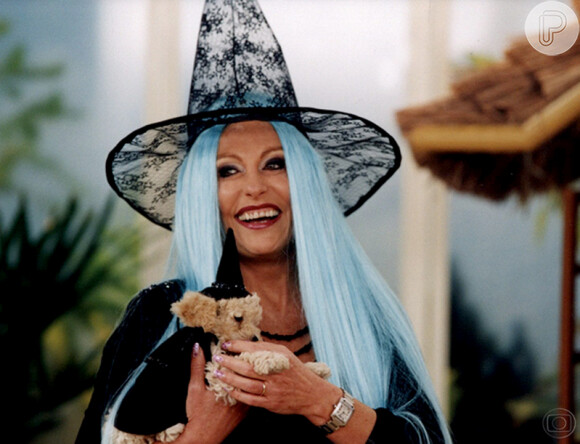 Ana Maria Braga usou roupa de bruxa para comemorar o Halloween