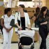Luma Costa levou seu filho, Antonio, de apenas 3 meses, para passear no shopping Village Mall na Barra da Tijuca, Zona Oeste do Rio, nesta quinta-feira, 16 de outubro de 2014