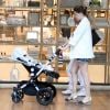 Luma Costa levou seu filho, Antonio, de apenas 3 meses, para passear no shopping Village Mall na Barra da Tijuca, Zona Oeste do Rio, nesta quinta-feira, 16 de outubro de 2014