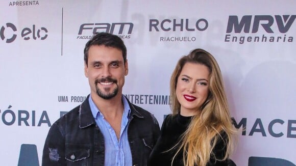 Rayanne Morais e Felipe Cunha se declaram em viagem: 'Sonho bom que é realidade'