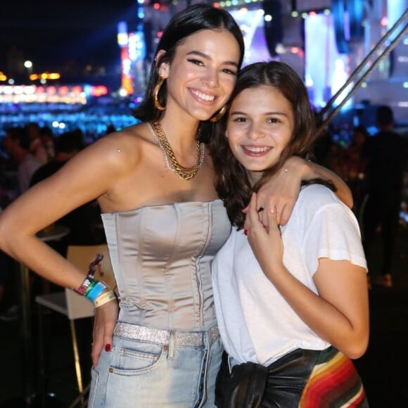 Bruna Marquezine levou a irmã, Luana Marquezine, para curtir o Rock in Rio