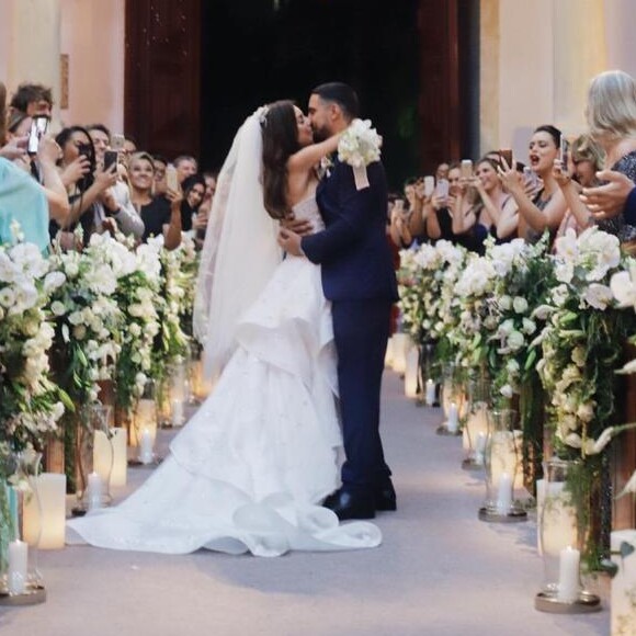 Thaila Ayala e Renato Goés receberam cerca de 400 convidados para festa de casamento