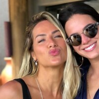 Bruna Marquezine elogia Giovanna Ewbank e filha em foto na praia: 'Perfeitas'