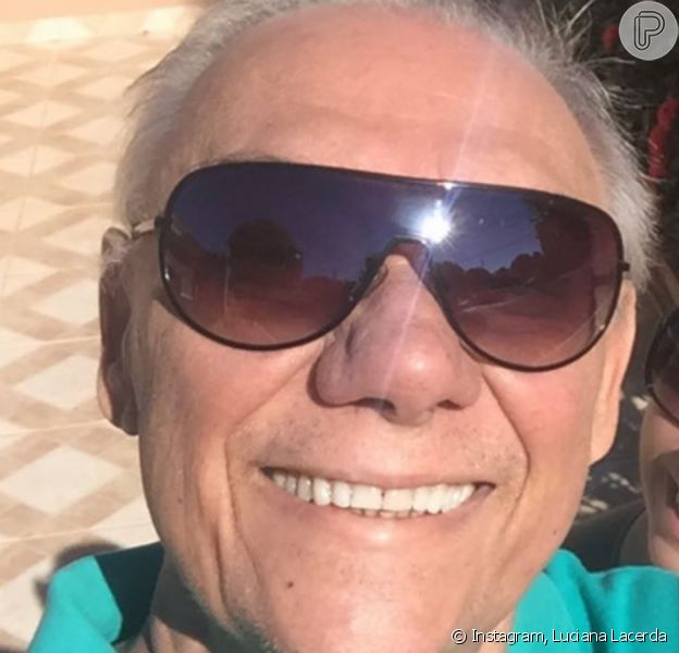 Foto da namorada de Marcelo Rezende chamou atenção atenção na web nesta terça-feira, 22 de outubro de 2019