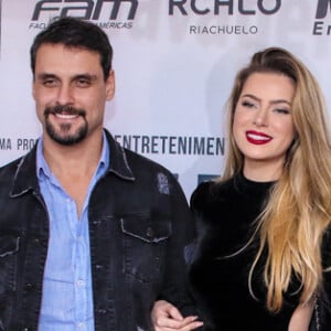 Atores da novela 'Topíssima', Rayanne Morais e Felipe Cunha assumiram namoro em 12 de junho de 2019