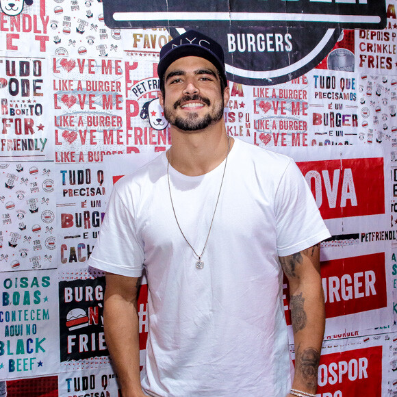 Caio Castro inaugura nova unidade da hamburgueria 'The Black Beff', no bairro de Tatuapé, em São Paulo, neste domingo, 27 de outubro de 2019