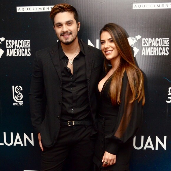 Luan Santana pediu Jade Magalhães em casamento durante passeio de balão em Portugal