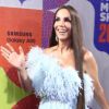 Ivete Sangalo escolheu um vestido de plumas todo branco para o Prêmio Multishow 2019