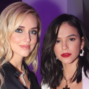 Bruna Marquezine brilhou no desfile da Intimissimi em Verona