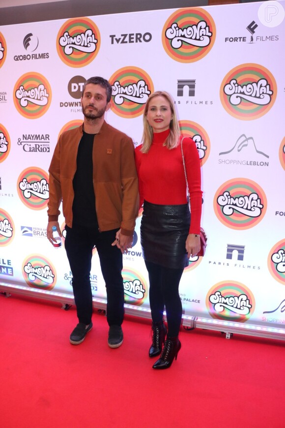 Luiza Valdetaro está namorando Felipe Abad. Atriz fez aparição pública com empresário em première do filme 'Simonal', em agosto de 2019
