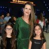 Filhas de Luciano Camargo e Flavia Camargo, Isabella e Helena não apareceram em foto e internautas notaram: 'Senti falta de duas princesas'