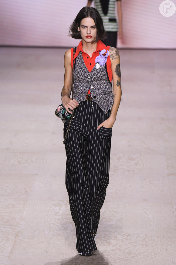 Tendência de moda: colete em alfaiataria apareceu no desfile da Louis Vuitton no Paris Fashion Week