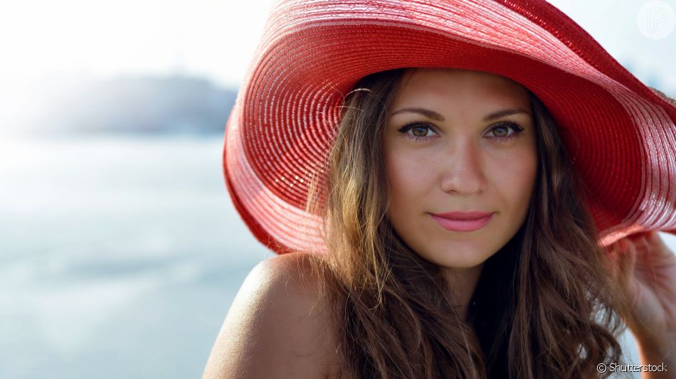 Resultado de imagem para Pós-praia: 6 dicas de maquiagem para valorizar o bronzeado e arrasar na produção
