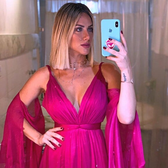Giovanna Ewbank mostra ter mais de 100 pares de sapato em vídeo compartilhado no Youtube nesta terça-feira, dia 12 de novembro de 2019