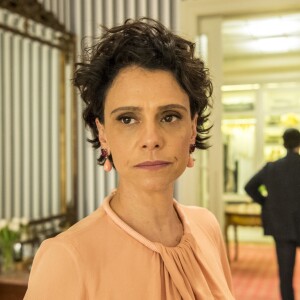 Lídia (Malu Galli) – esposa de Raul (Murilo Benício) e mãe de Vinícius (Antônio Benício). Leva uma vida de socialite sem companhia. Mesmo com um casamento fracassado, ela perdoa as traições do marido e ainda tenta passar uma imagem de casamento feliz. Seu mundo desaba quando ela é trocada por sua maquiadora particular na novela 'Amor de Mãe'