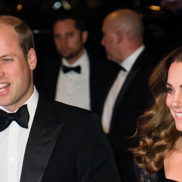 Kate Middleton assistiu peça teatral com o marido, Príncipe William, em Londres