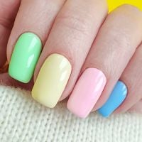 8 ideias de nail arts e esmaltes coloridos para arrasar no verão