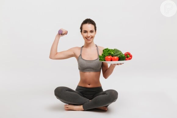 Dieta para emagrecer os braços: alie uma dieta rica em vegetais, castanhas e sementes à prática regular de exercícios