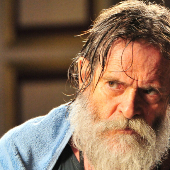 José de Abreu aparece na TV como o personagem Nilo em 'Avenida Brasil'