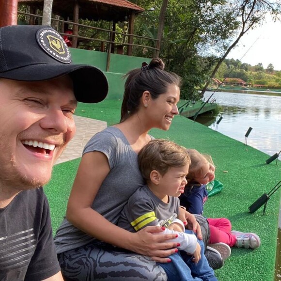 Thais Fersoza e Michel Teló adoram compartilhar momentos com os filhos nas redes