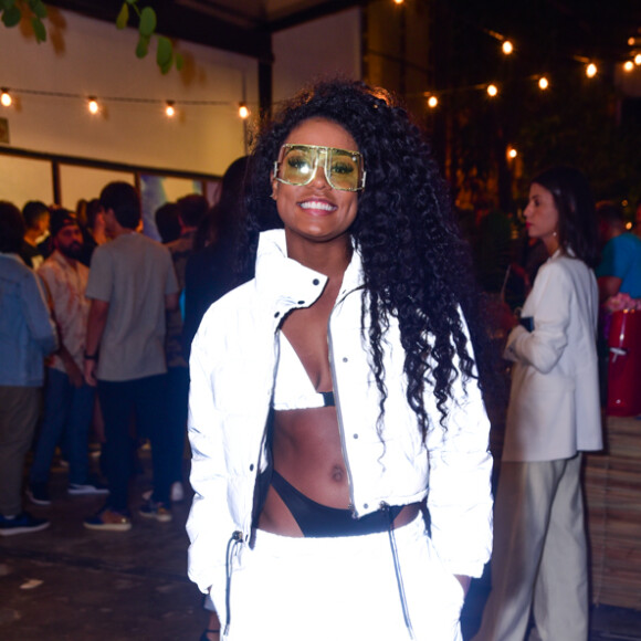 Rebecca se reúne com famosos em festa de lançamento da Casa Neuronha, em São Paulo, na noite desta segunda-feira, 02 de dezembro de 2019