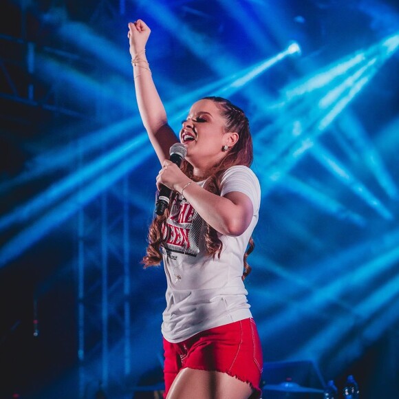 Reeducação alimentar trouxe mais energia para performance de Maiara nos shows