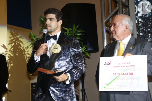 Caio Castro ganha prêmio de 'Melhor Ator' nesta quinta-feira, dia 05 de dezembro de 2019