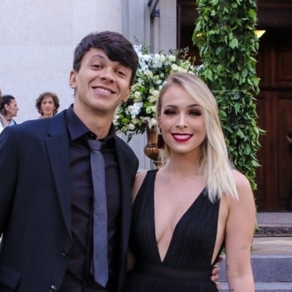 Tata Estaniecki revelou o nome da primeira filha, Beatriz, e postou o seu significado: 'A que traz felicidade'