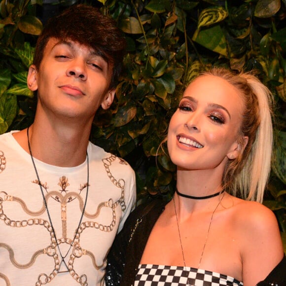 Tata Estaniecki e Júlio Cocielo se casaram em maio de 2018