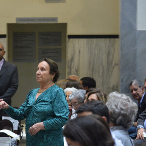 Mãe de Gugu Liberato participa de missa com o Padre Osmar Alves Souza 