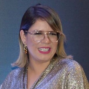 Marília Mendonça completou com 1Mais uma espinha na minha cara'