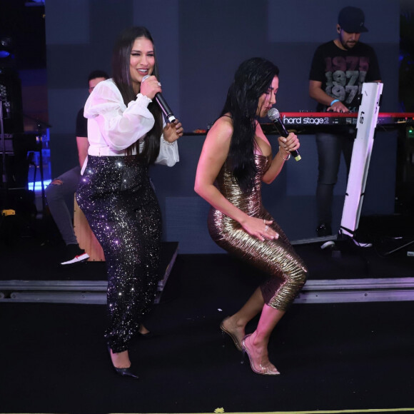 Simone, da dupla com Simaria, explicou short por baixo de calça