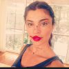 Recentemente, Grazi postou uma foto onde aparece maquiada por Sofia