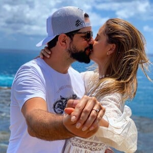 Sorocaba e Biah Rodrigues trocaram declarações de amor durante a cerimônia de casamento