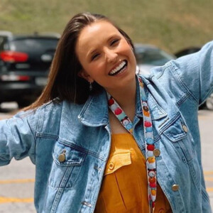Larissa Manoela chora em despedida do SBT e ganha apoio de Maisa e Sabrina Sato em foto nesta terça-feira, dia 17 de dezembro de 2019