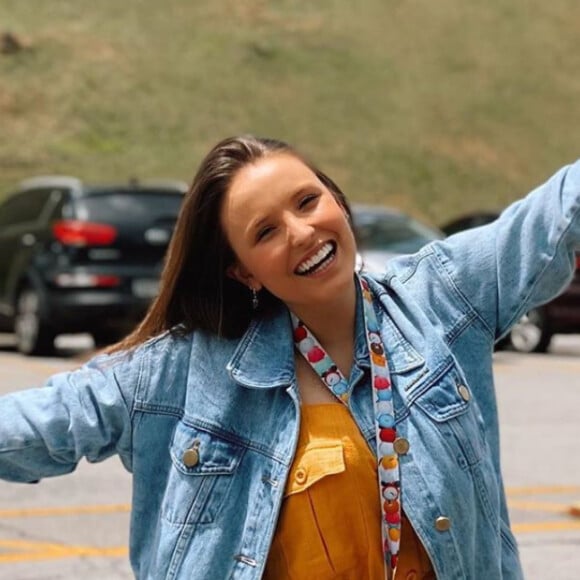 Larissa Manoela chora em despedida do SBT e ganha apoio de Maisa e Sabrina Sato em foto nesta terça-feira, dia 17 de dezembro de 2019