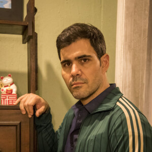 Wesley (Dan Ferreira) estará tentando descobrir quem matou Genilson para livrar Magno (Juliano Cazarré) dessa na novela 'Amor de Mãe'