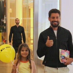 Filha de Cauã Reymond, Sofia aumentou um grau no judô e o ator viu de perto a conquista