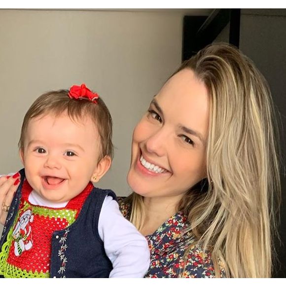 Thaeme Mariôto mostrou vídeo da filha, Liz, de quase 8 meses, esbanjando fofura na hora do café da manhã
