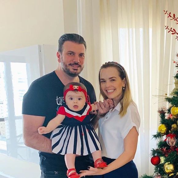 Thaeme Mariôto e o marido, Fábio da Luz, vão passar o primeiro Natal com a filha, Liz, que completa 8 meses nesta sexta-feira, 20 de dezembro de 2019
