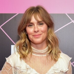 Carolina Dieckmann se reúne com Bruna Marquezine e mais famosos em festa