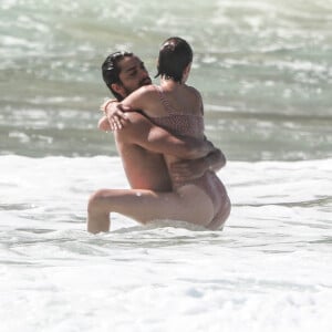 Agatha Moreira e Rodrigo Simas escolheram Fernando de Noronha para comemorar chegada de 2020