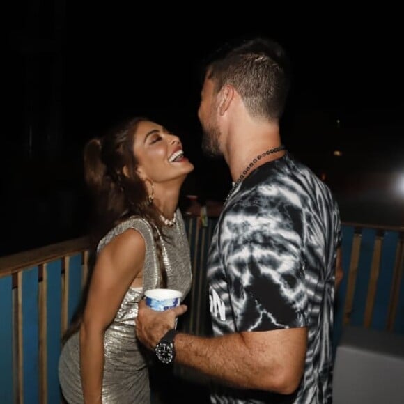 Juliana Paes dança com o marido, Carlos Eduardo Baptista, em festa no Ceará neste domingo, dia 29 de dezembro de 2019