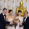 Daniel Day-Lewis, Jennifer Lawrence, Anne Hathaway e Christoph Waltz se divertem na 85ª cerimônia do Oscar, no Dolby Theatre de Los Angeles, em 24 fevereiro de 2013