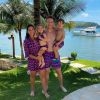 Thais Fersoza e a família usaram roupas de banho com estampas iguais