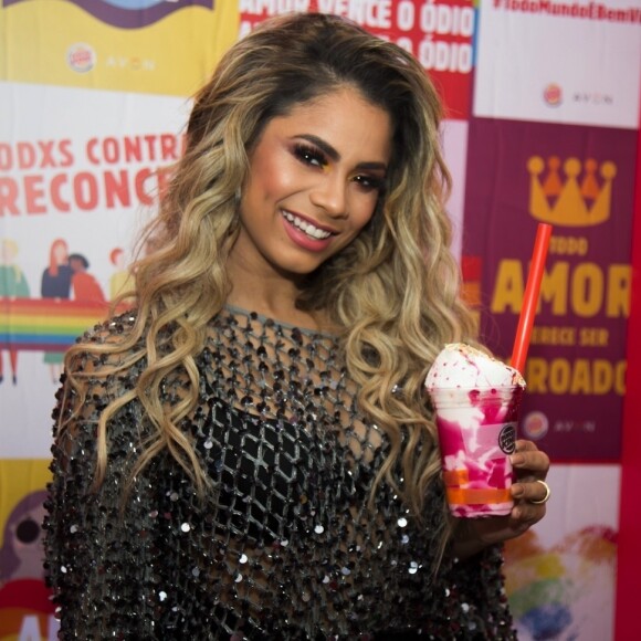 Lexa confessou que tem dias que é difícil resistir às guloseimas