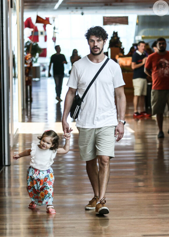 José Loreto é pai da pequena Bella, de 1 ano, fruto do seu casamento com Débora Nascimento
