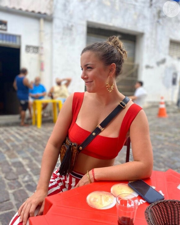 Alice Wegmann está em Salvador, na Bahia, curtindo os primeiros dias de 2020